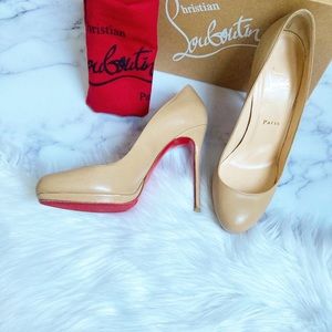 Christian Louboutin Basic Nude Pump